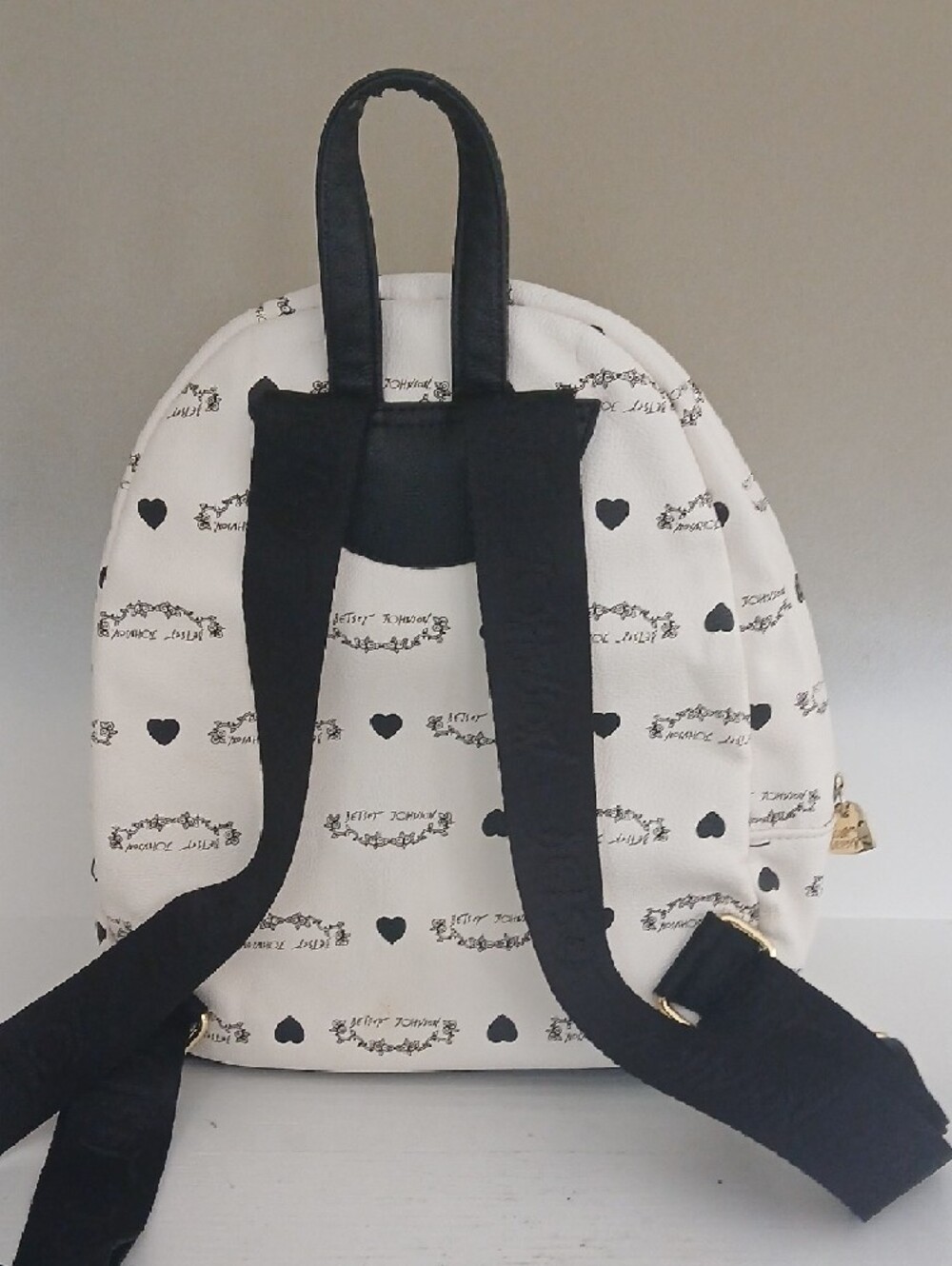 Betsey Johnson White Mini Backpack with Black Heart Print - Picture 2 of 8